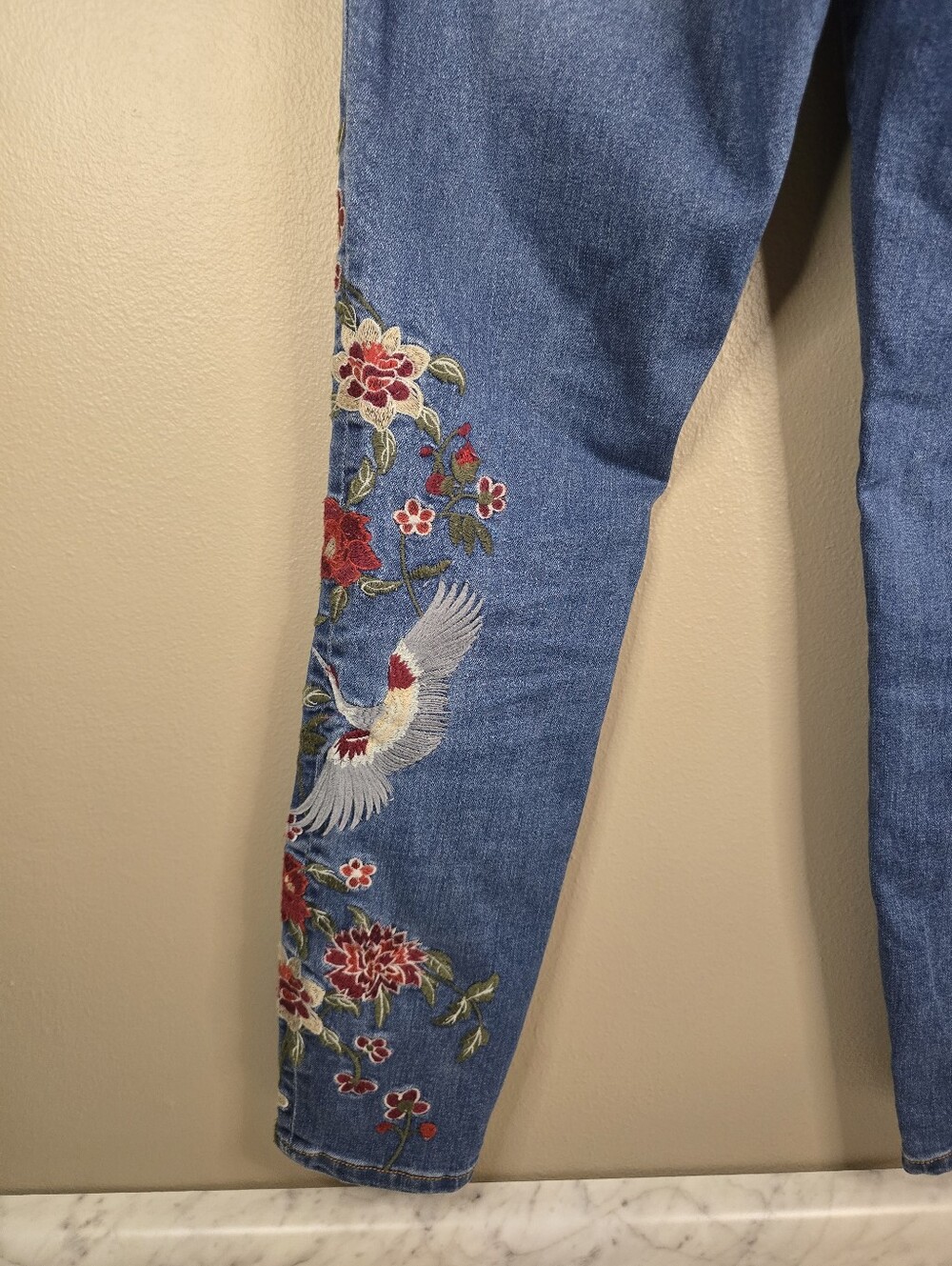 Nanette Lepore HW Astor Skinny Jeans Embroidered Floral Bird Crane Size 2 - Picture 7 of 11